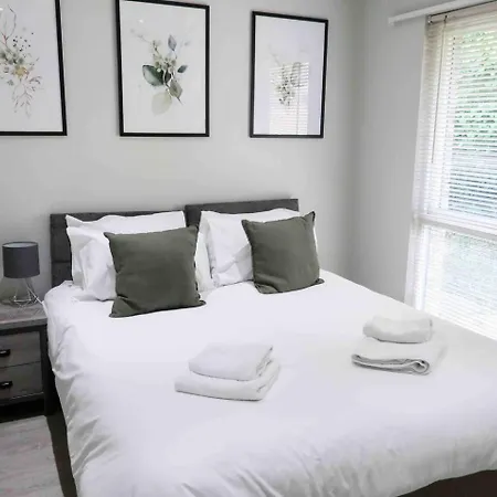 Semesterbostad 3 Bedroom Close To Peak District With Garden